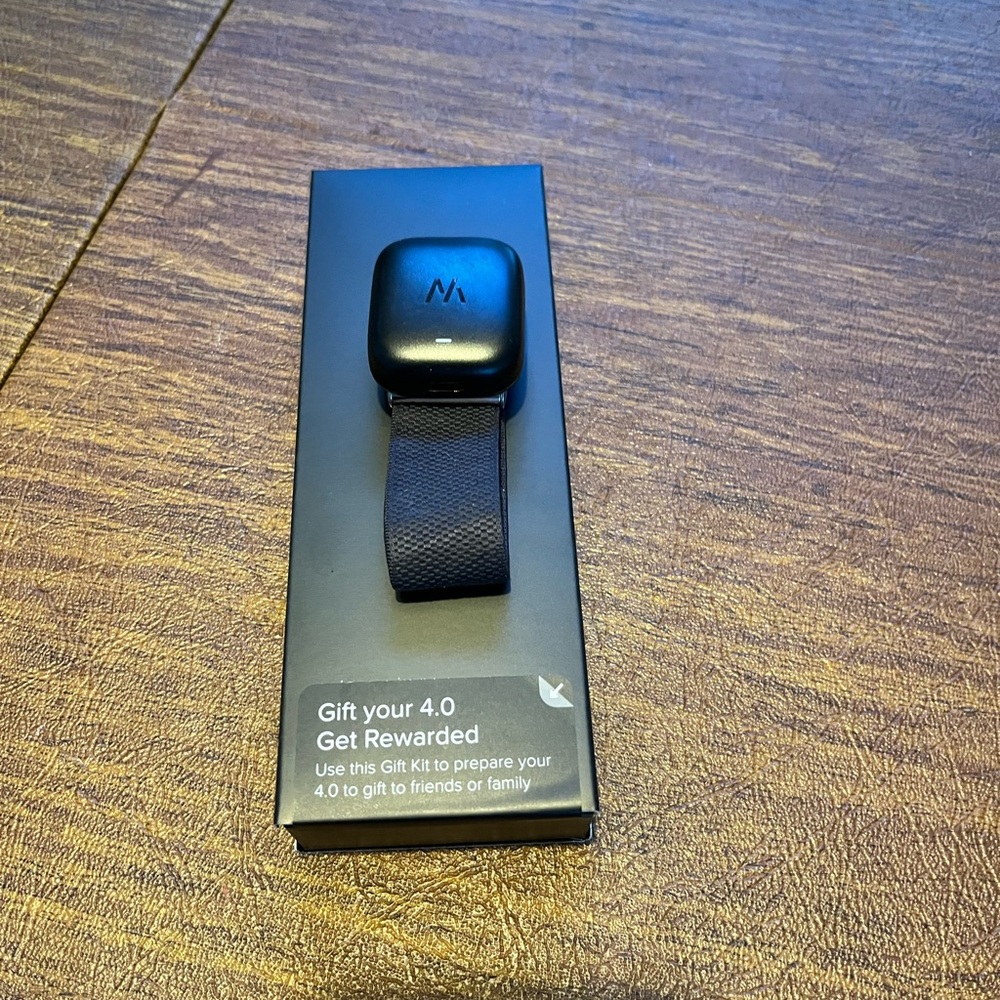 Whoop 4.0 with Gift Kit Black Wearable Health Tracker